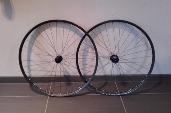 Roues Cyclo-cross BOR XMD 309 tubular, Hope RS4 CL, rayons DT Revo