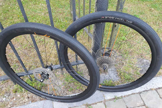 Roues gravel DT Swiss XR351, Moyeux DT Swiss 240S, rayons DT Comp (2)