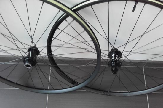 Roues VTT DT Swiss Xr 361 Asymetric 29er, moyeux Sram & DT, rayons Sapim Race