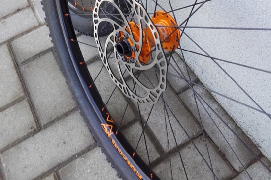 Roues VTT ZTR Crest MK3 29er, moyeux Hope Pro 4 orange, rayons Sapim RACE