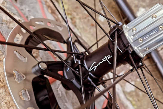 Roues Route Santawheels Carbone SW Raiden, Moyeux Santa Ceramic Road black, rayons Sapim CX Ray, nipples Alu Square (3)